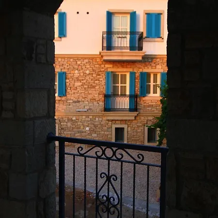 Kale Tas Daire Çeşme