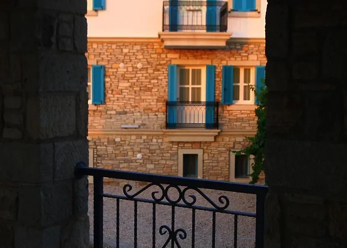 Kale Tas Apartman Çeşme